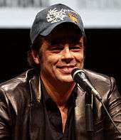 Photo of Benicio Del Toro speaking at San Diego Comic Con in 2013.
