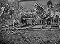 COLLECTIE TROPENMUSEUM Balinezen te Karangasem bij een petoelangan doodskist in de vorm van een fantastisch dier waarin een lijk naar de verbrandingsplaats wordt overgebracht TMnr 60042735.jpg