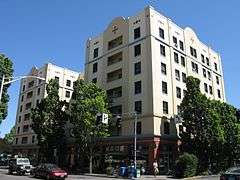 Photograph of a seven-story urban building