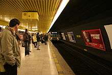 People waiting for the train at Duomo station